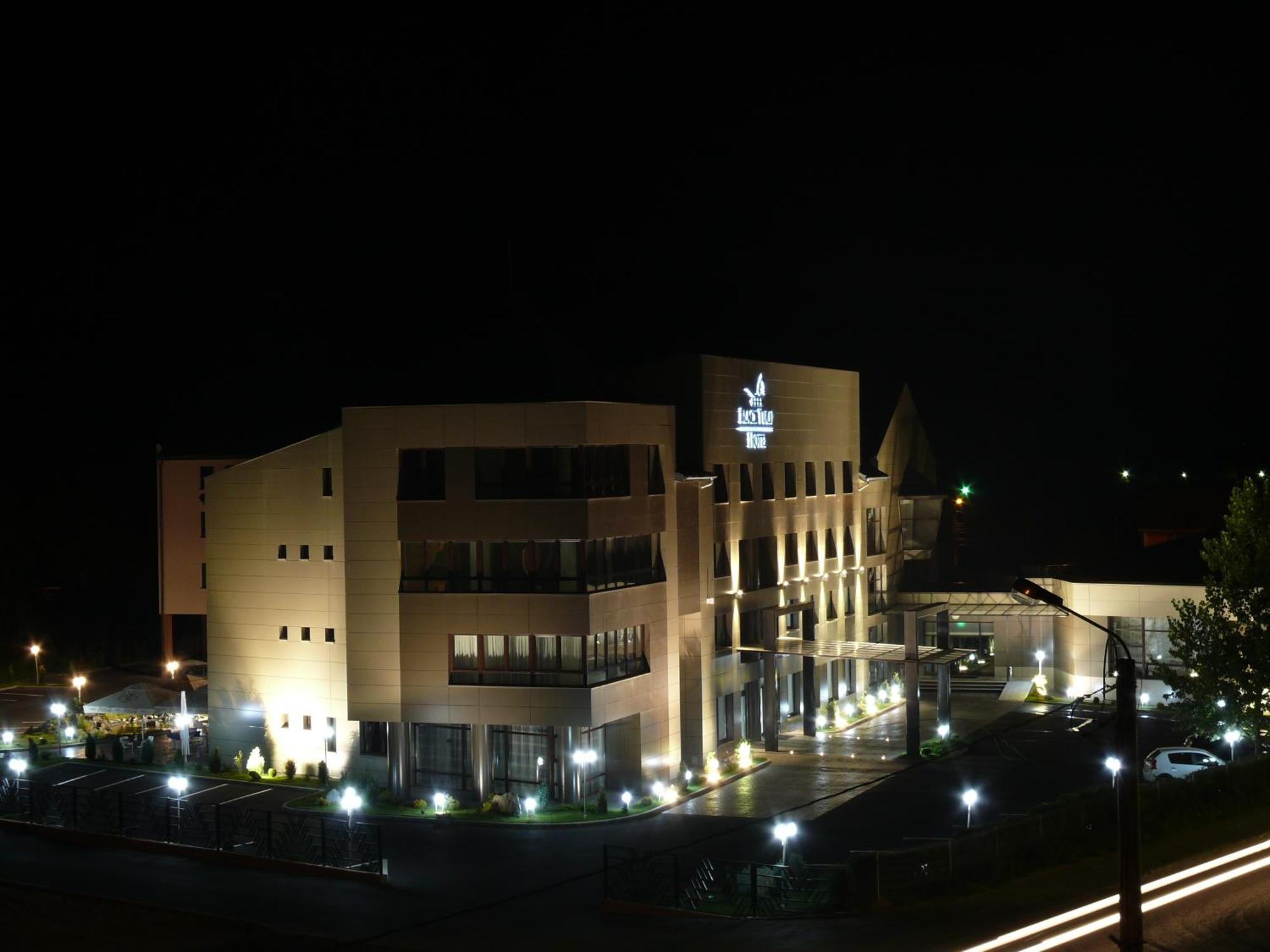 Black Tulip Hotel Dej Exterior foto