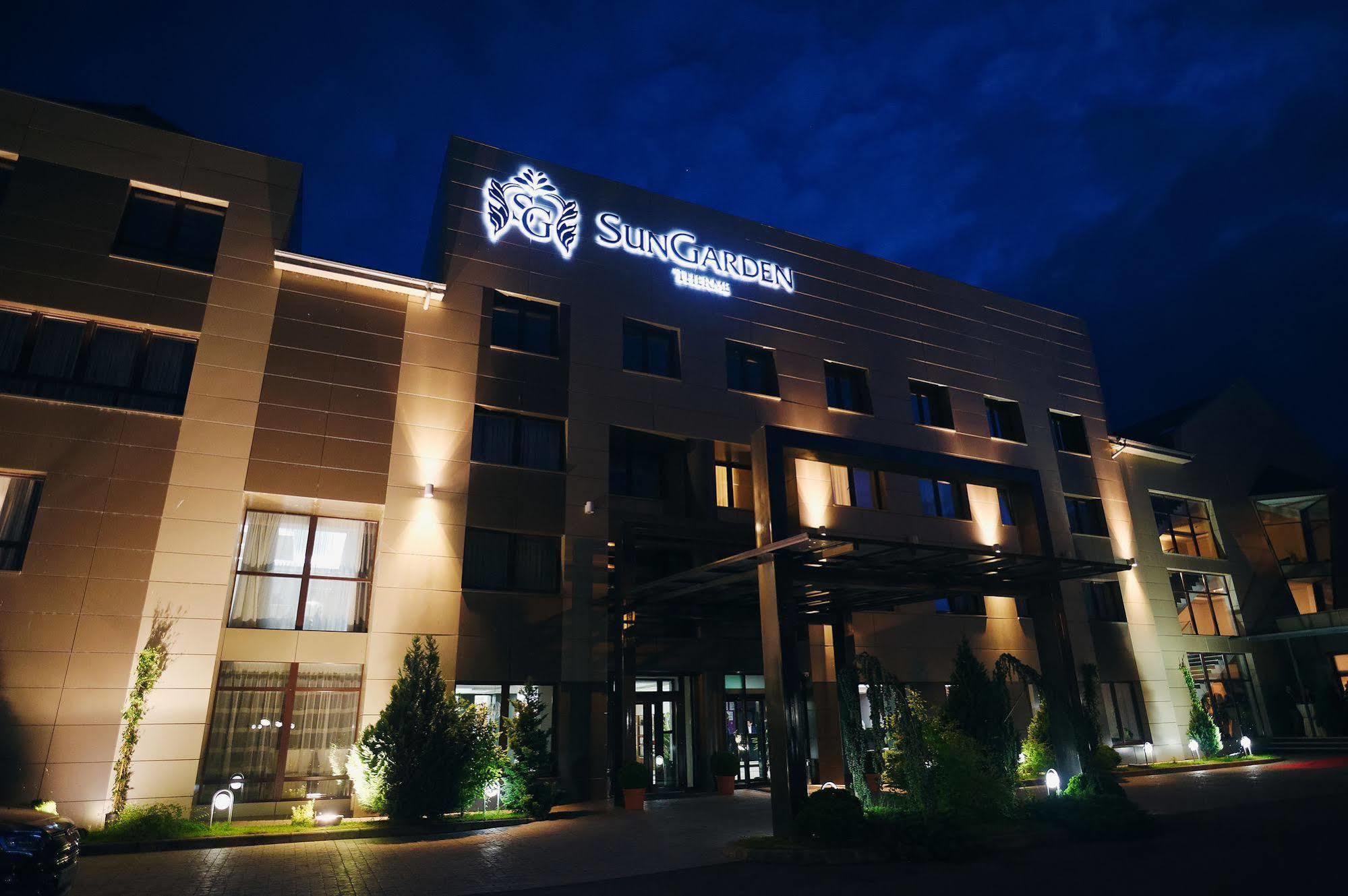 Black Tulip Hotel Dej Exterior foto